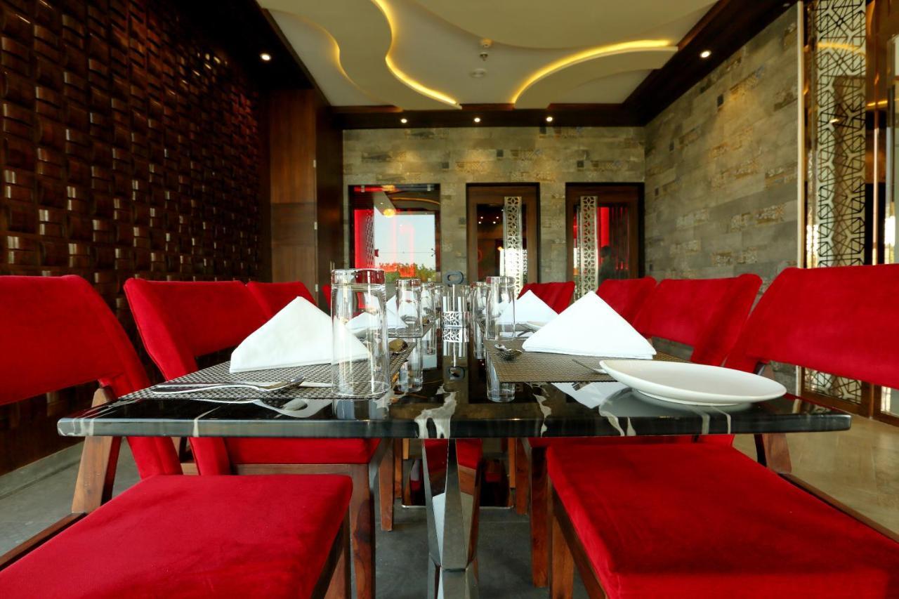 Hotel Kasturi Orchid Pāl Zewnętrze zdjęcie