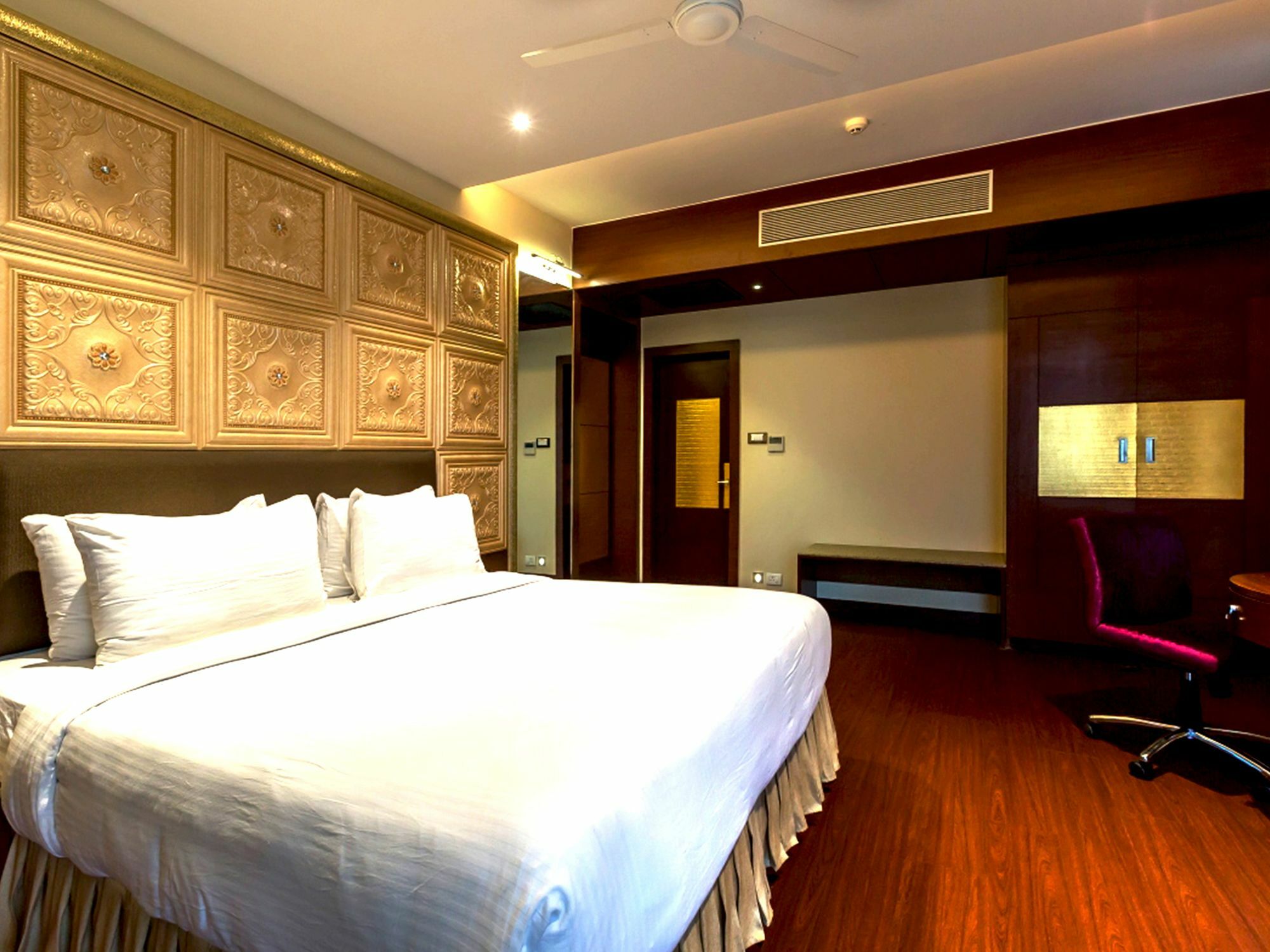 Hotel Kasturi Orchid Pāl Zewnętrze zdjęcie