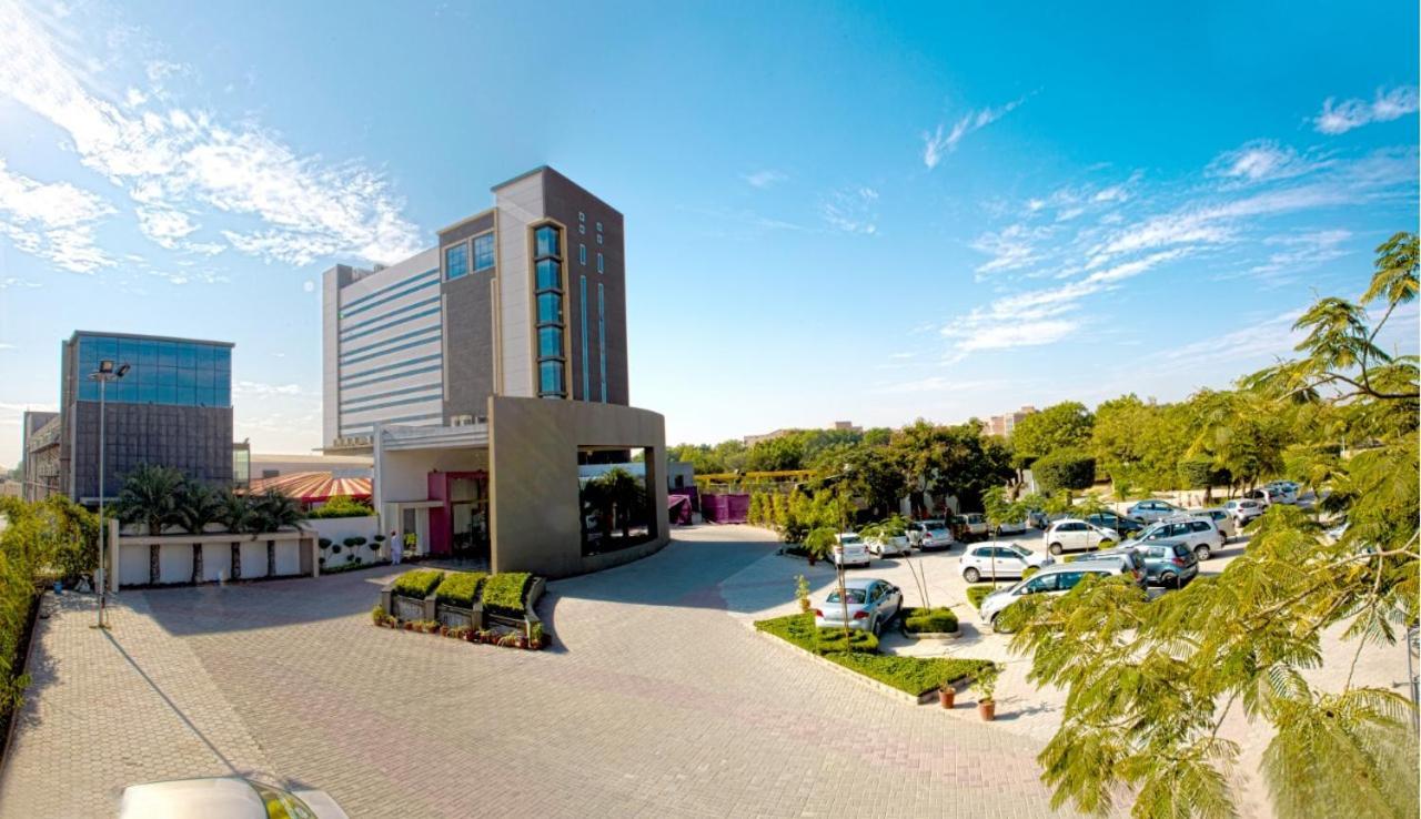 Hotel Kasturi Orchid Pāl Zewnętrze zdjęcie